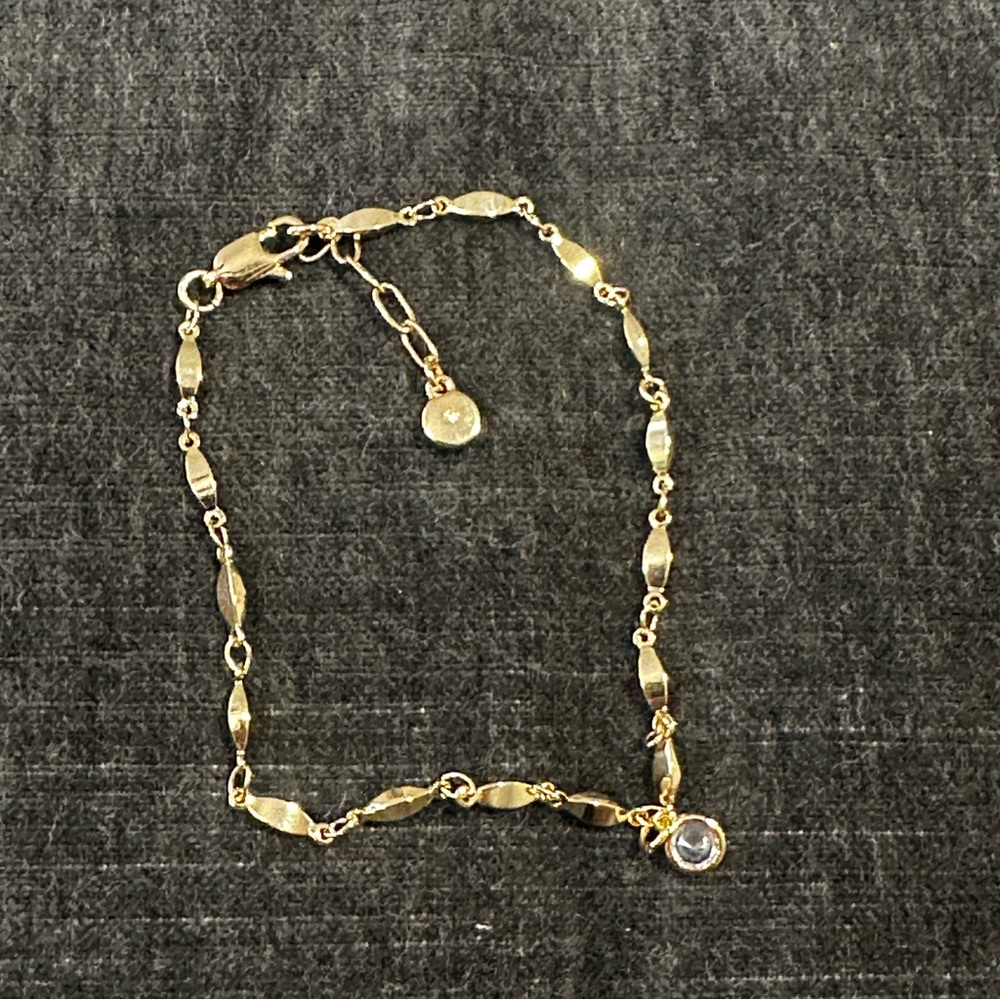 NEW Ettika Gold Plated rhinestone accent bracelet with pouch - Picture 2 of 6